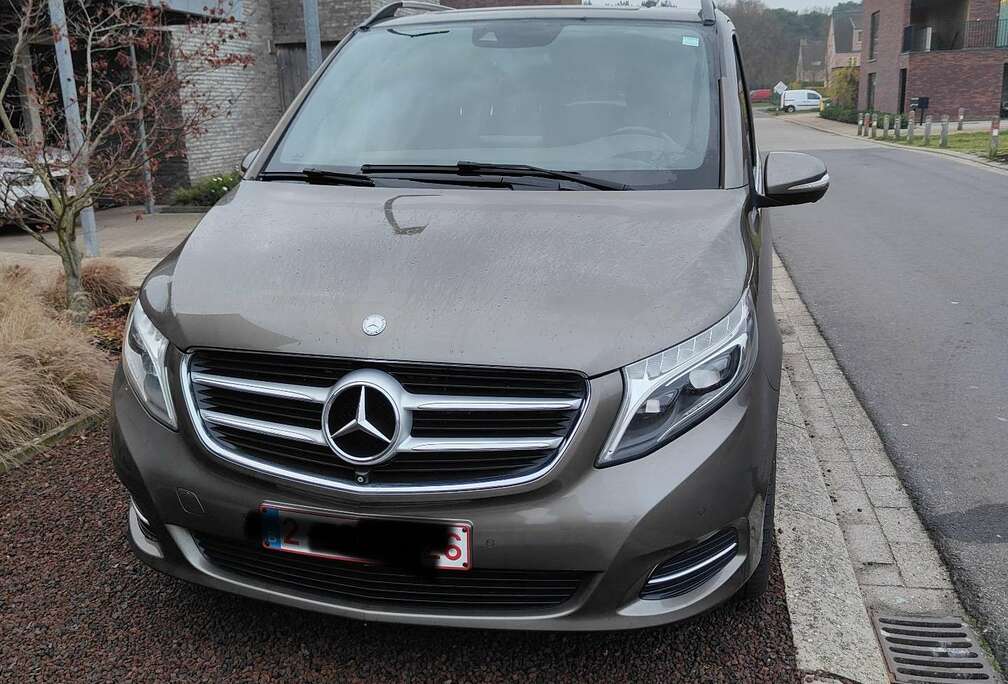 Mercedes-Benz (BlueTEC) d lang 4Matic 7G-TRONIC Edition