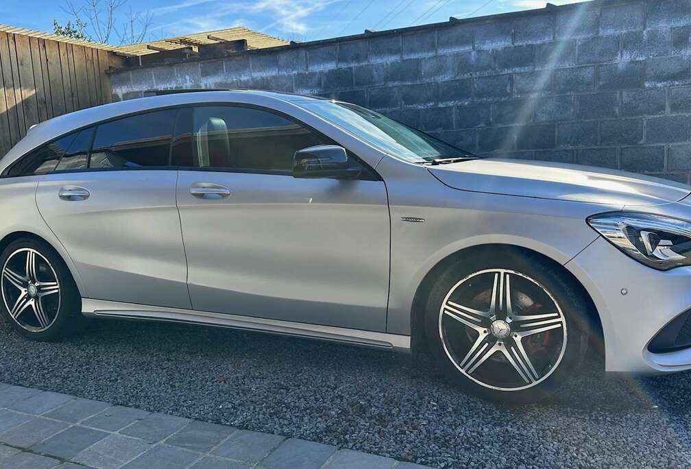 Mercedes-Benz i 4-Matic Sport AMG Line Pano Led Navi Mat Full