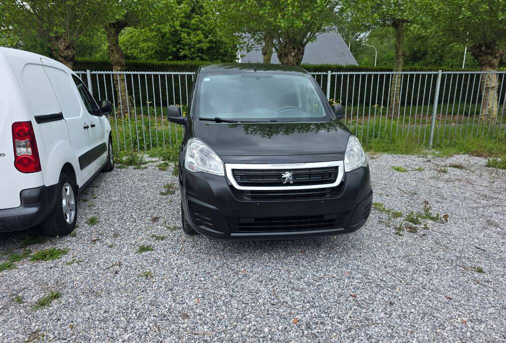 Peugeot 1.6 BlueHDi L1 STD -ETAT PROCHE DU NEUF-3 PLACES-en cours de préparation?Nettoyage-