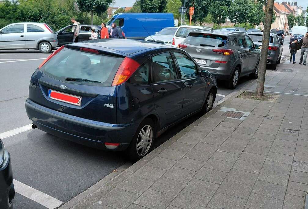 Ford 1.8i E 16v Trend