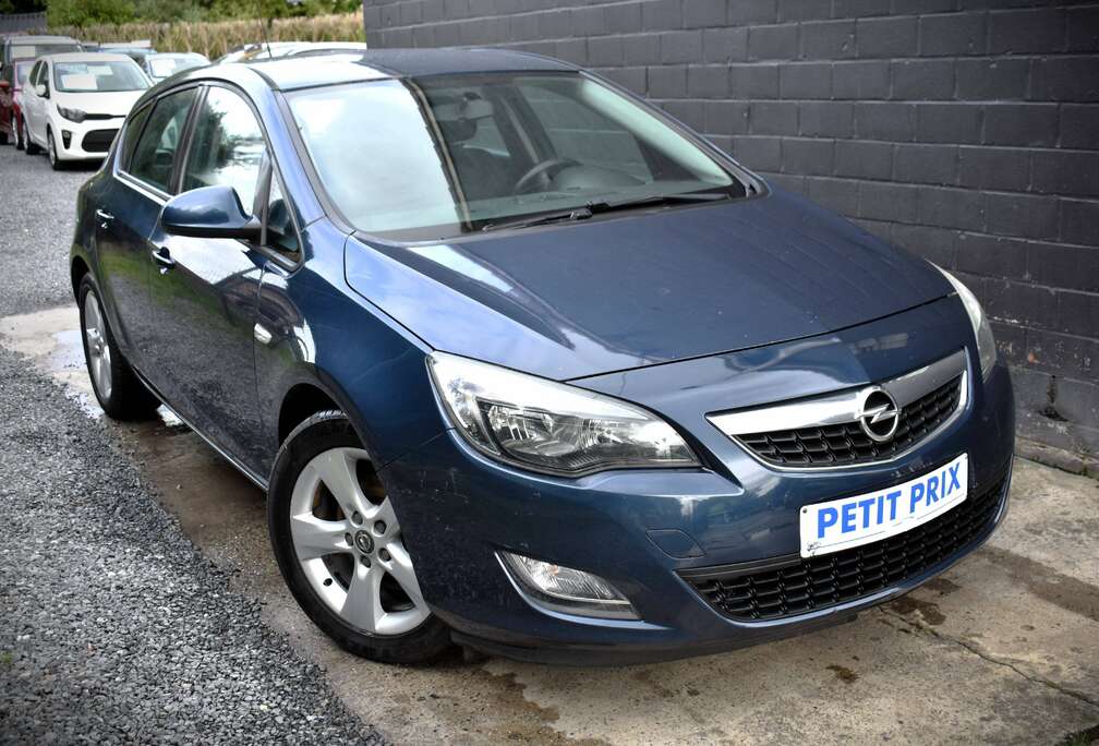 Opel Astra 1.7 CDTi / AC / BLUETOOTH