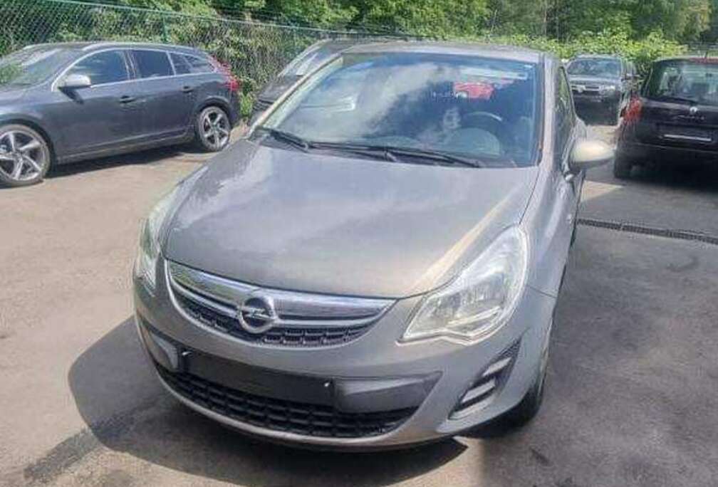 Opel 1.2i Cosmo