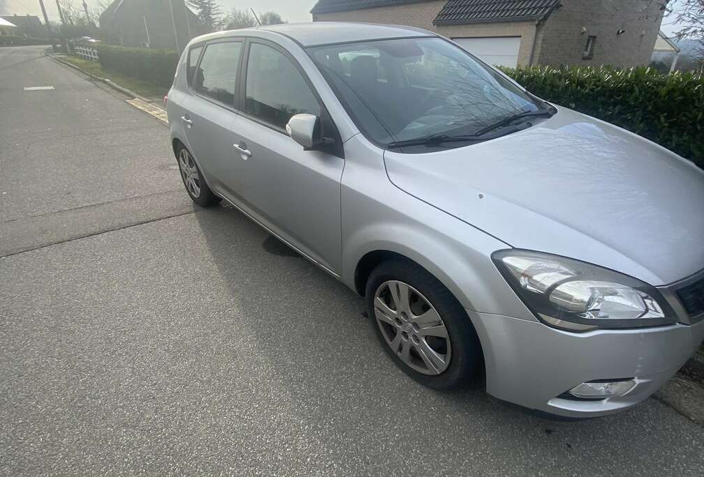 Kia Cee\'d 1.6 CRDi LX ISG EcoDynamics DPF