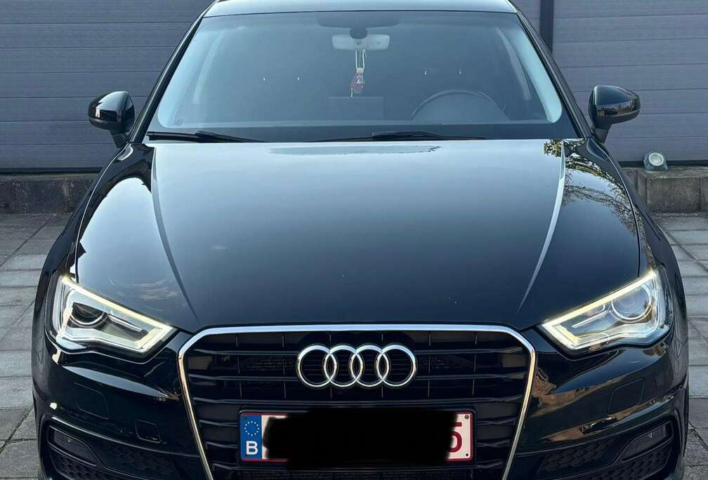 Audi 1.6 TDi S line black edition
