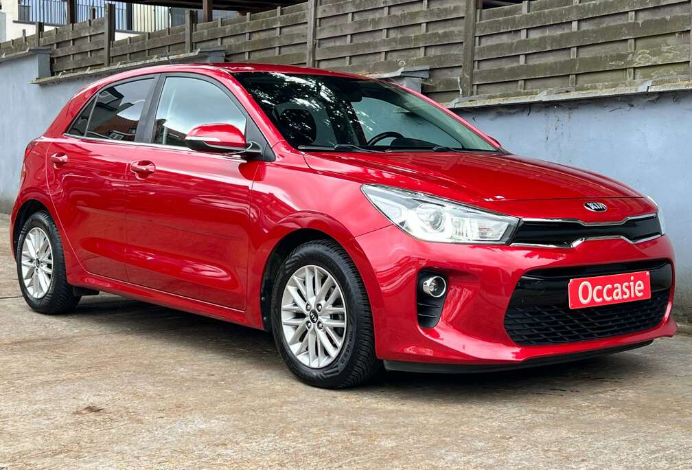 Kia 1.4i Fusion Automatique ( cuir clim carPlay  navig ect)