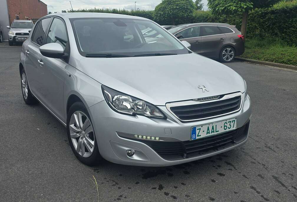 Peugeot 308 1.2 PureTech Style STT