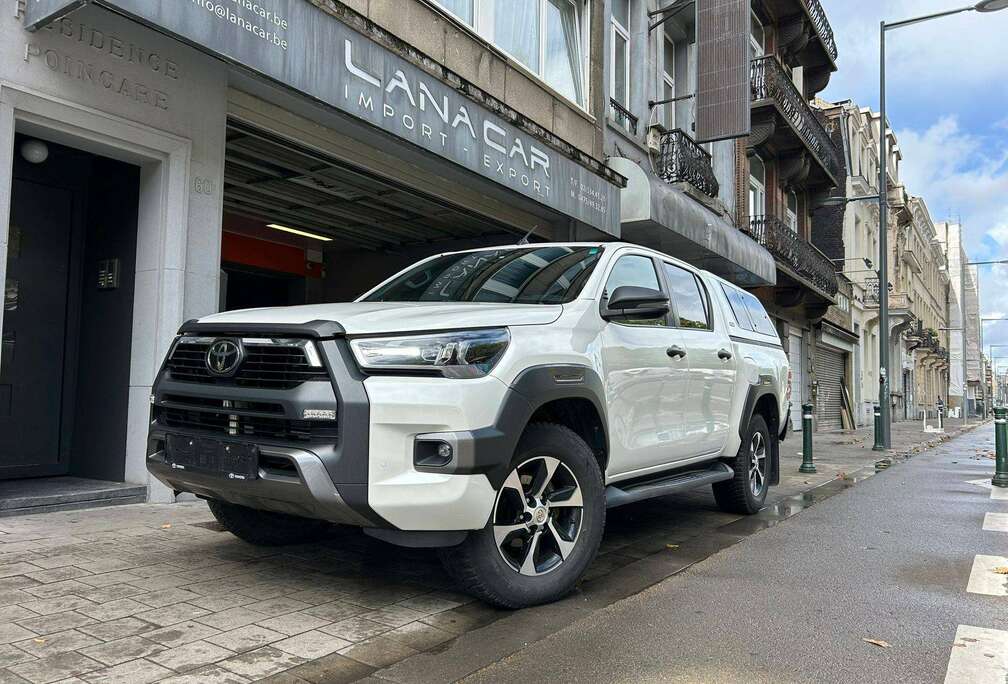 Toyota Hilux 2.8 D-4D 4WD Invincible