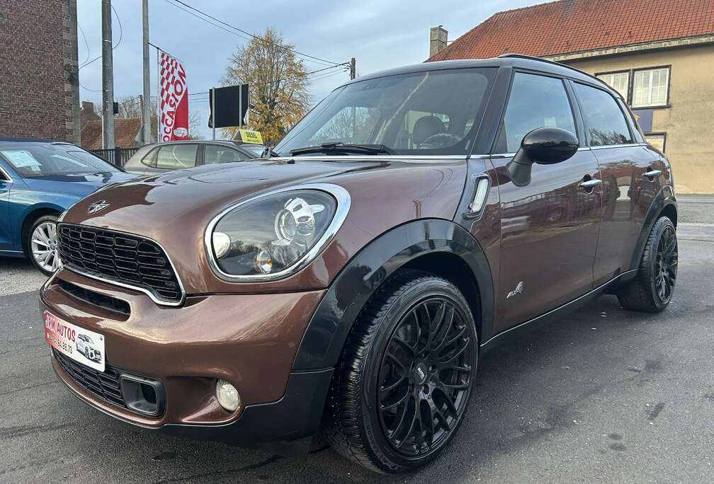 MINI 2.0D ALL4 ** XENON/TOIT PANO/GPS ** GARANTIE **