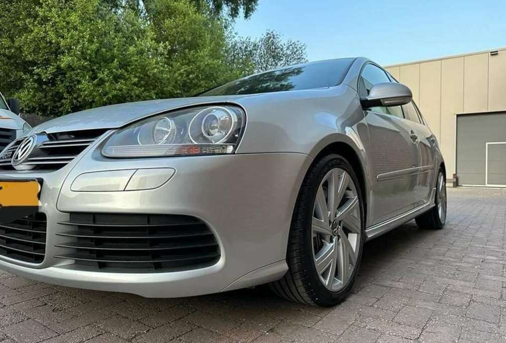 Volkswagen Golf+R32