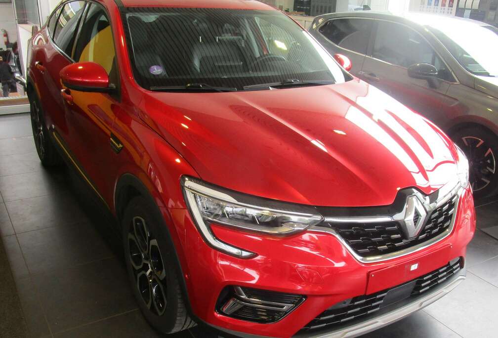 Renault Arkana HYBRID 145 PK