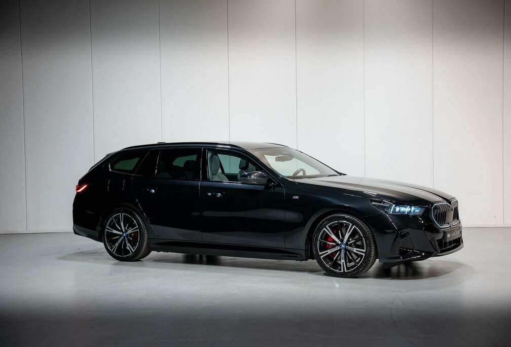 BMW i5 eDrive40 / NAVI / CAM