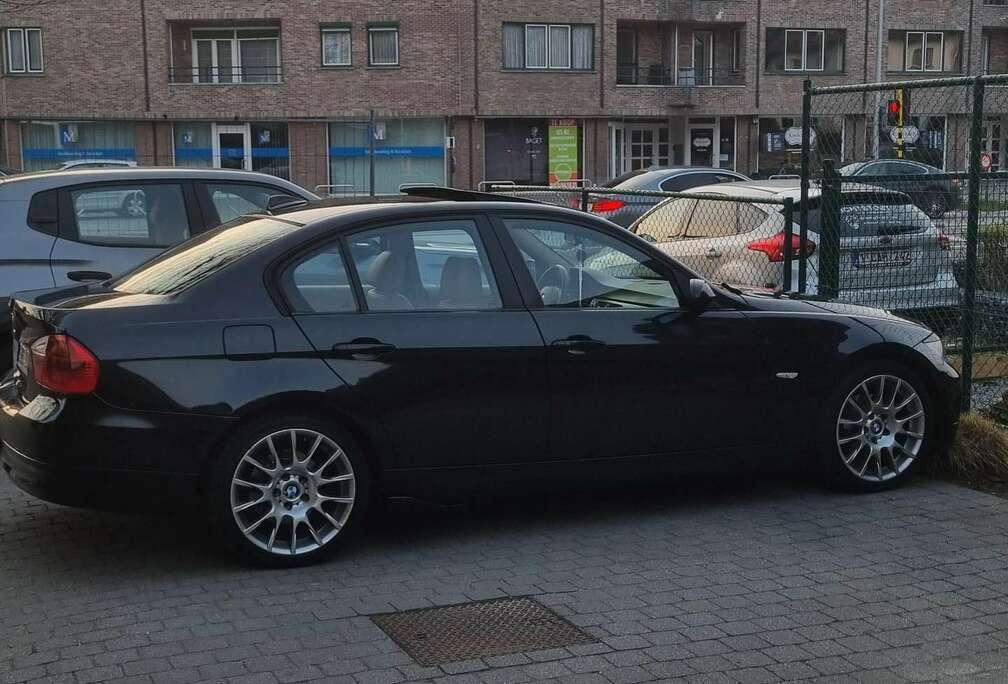 BMW 318i