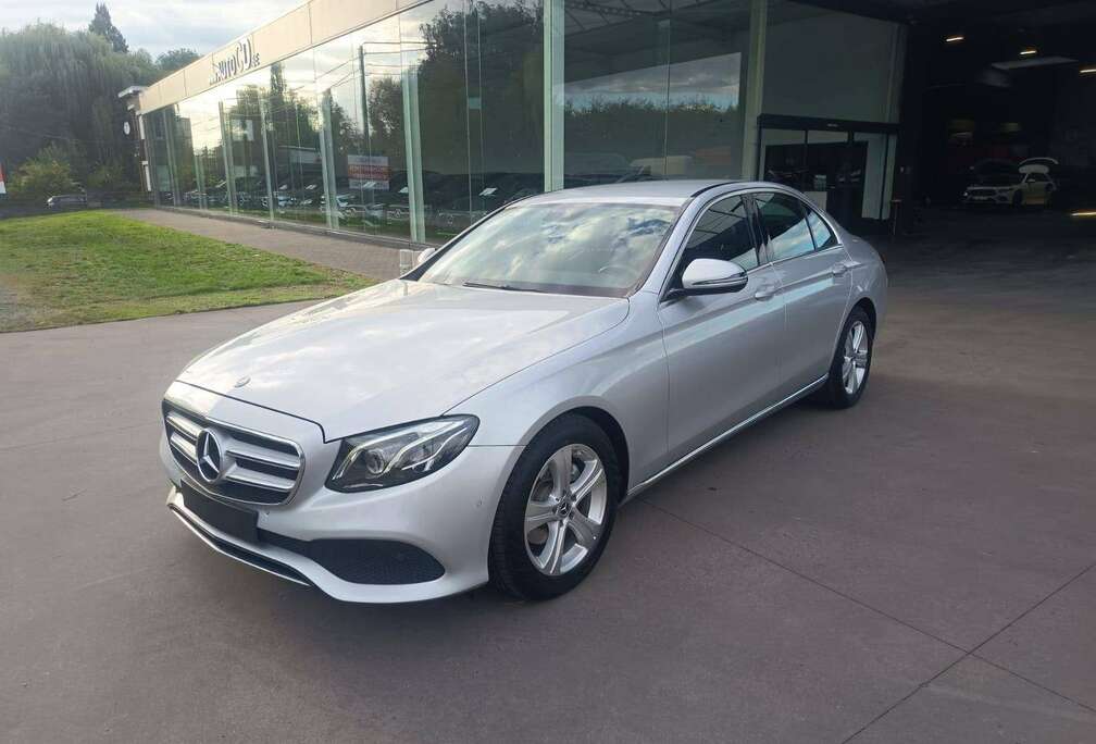 Mercedes-Benz E220d Limousine 2.0l - Avantgarde pack - Automatic - 17\