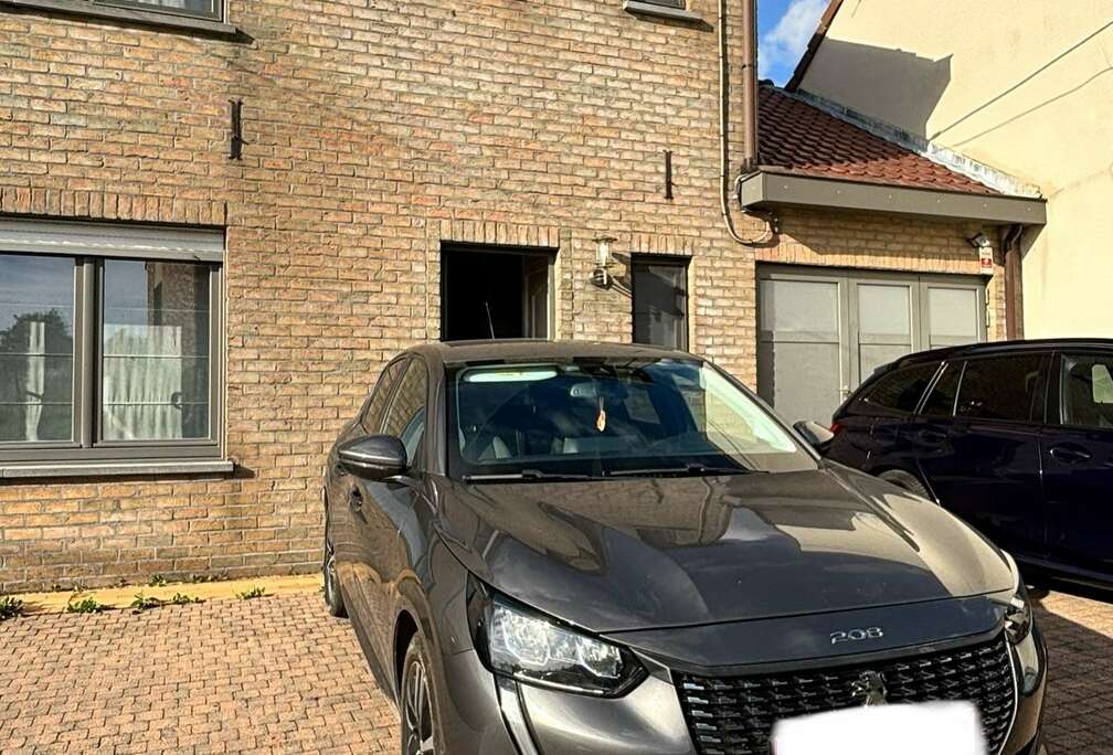 Peugeot PureTech 100 EAT8 Allure