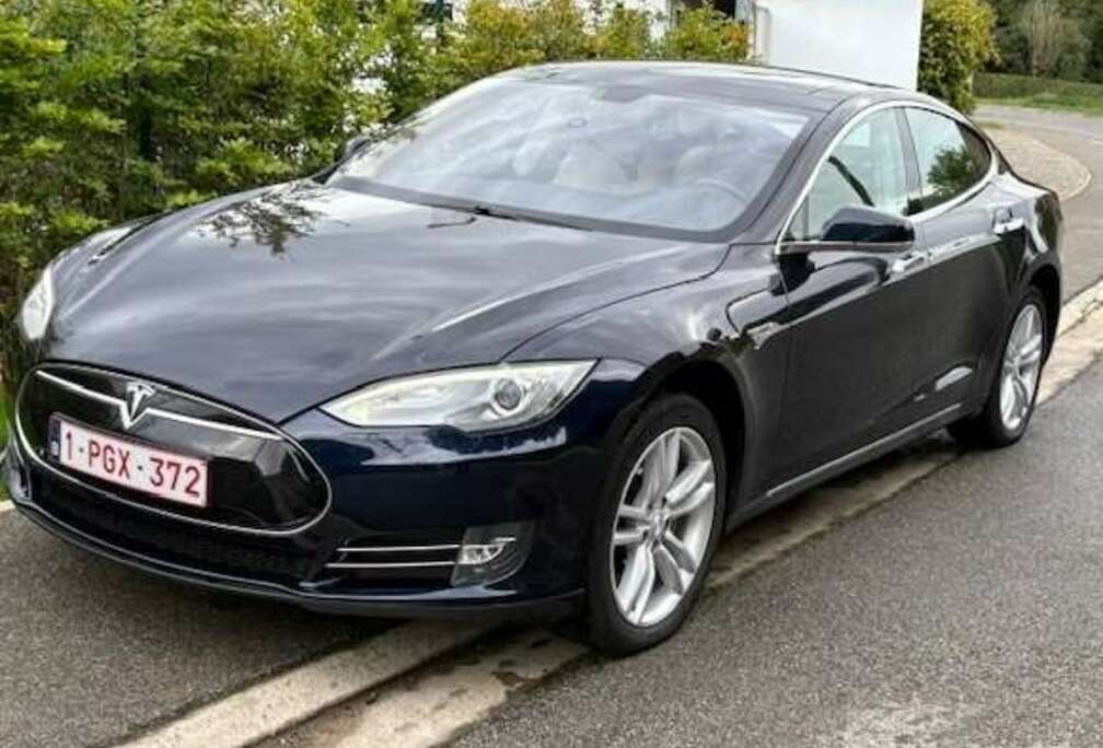Tesla Model S 85 kWh Performance