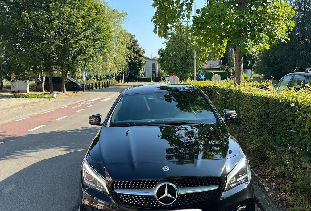 Mercedes-Benz Shooting Brake 7G-DCT AMG Line