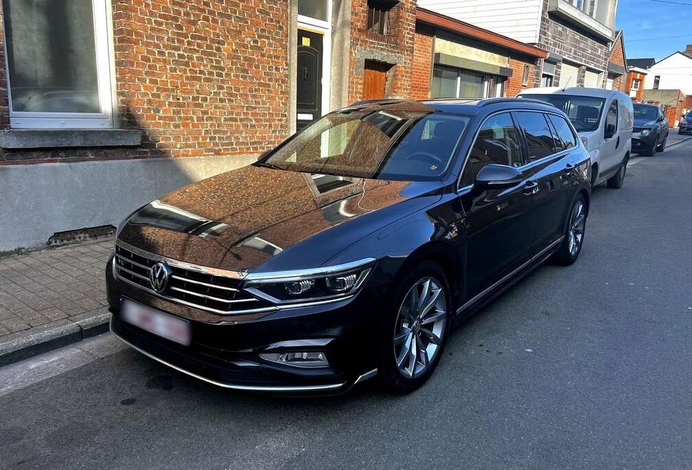 Volkswagen Passat SW 1.6 TDi DSG *FULL R-LINE*CARPLAY*CAMERA*