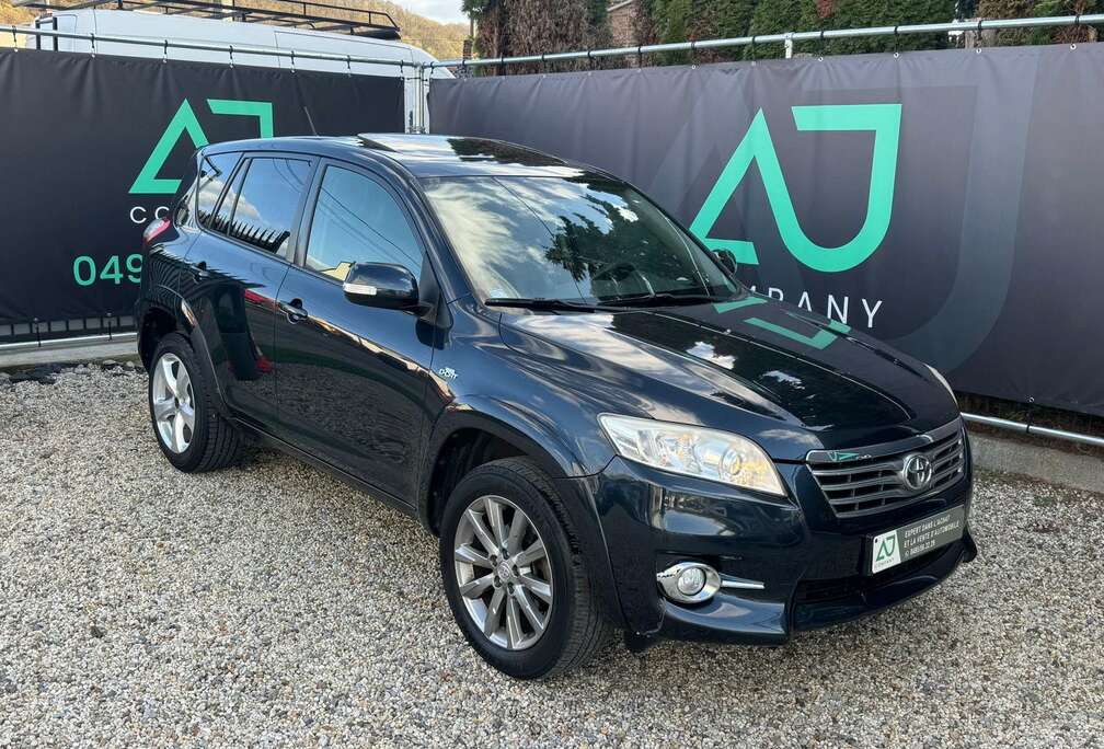 Toyota 2.2  - 4x4 Lounge - Boite Automatique - Utilitaire