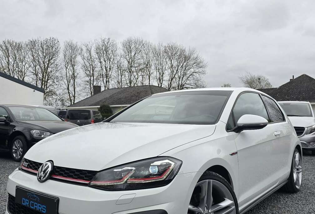 Volkswagen Golf 2.0 TSI