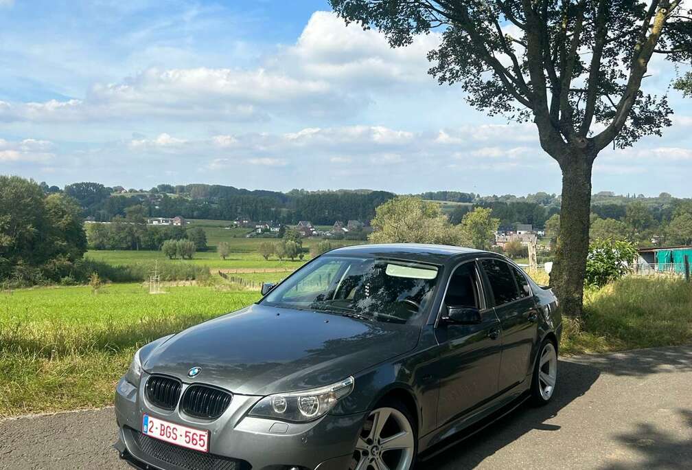 BMW 523iA