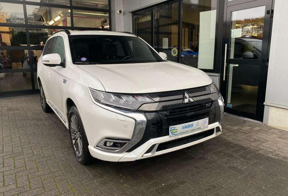 Mitsubishi 2.4 4WD Plug-In Hybrid Plus -€1000 Salonconditie