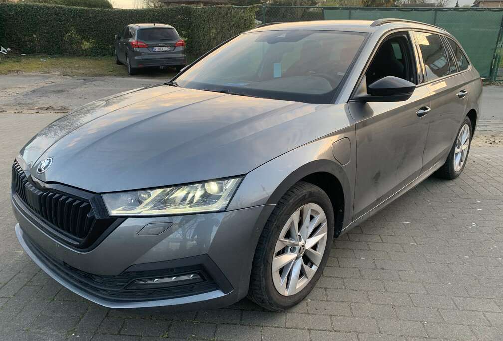 Skoda SW PHEV 1.4 Elektro Benzine 2023