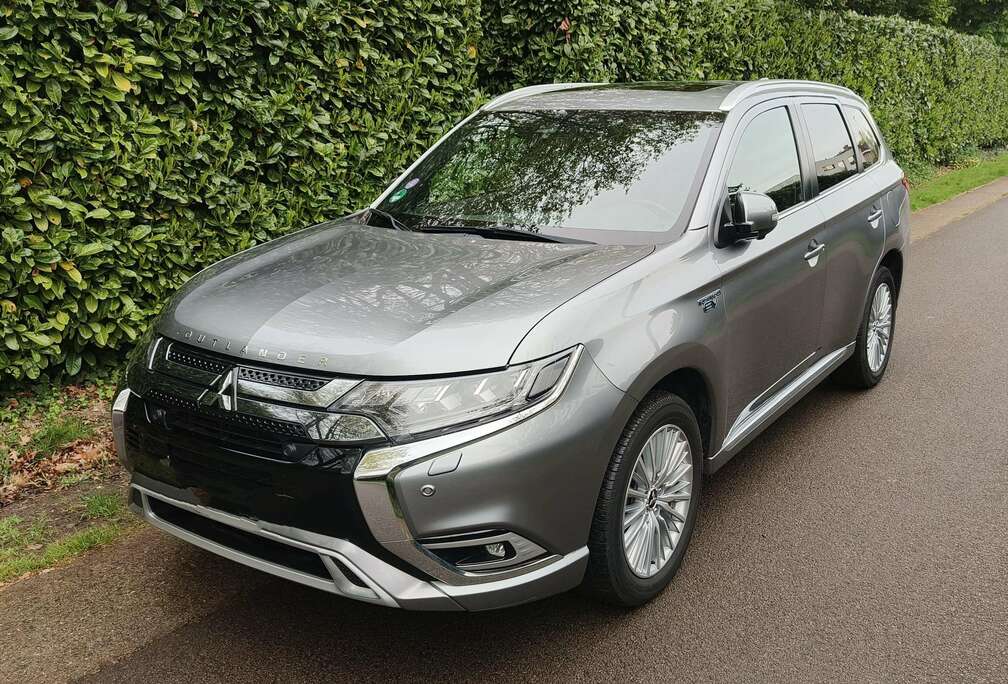 Mitsubishi MITSUBISHI OUTLANDER PHEV INSTYLE NAVI