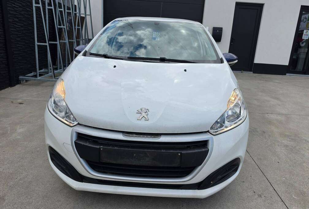 Peugeot 208 1.2i PureTech Like***BRUIT MOTEUR***