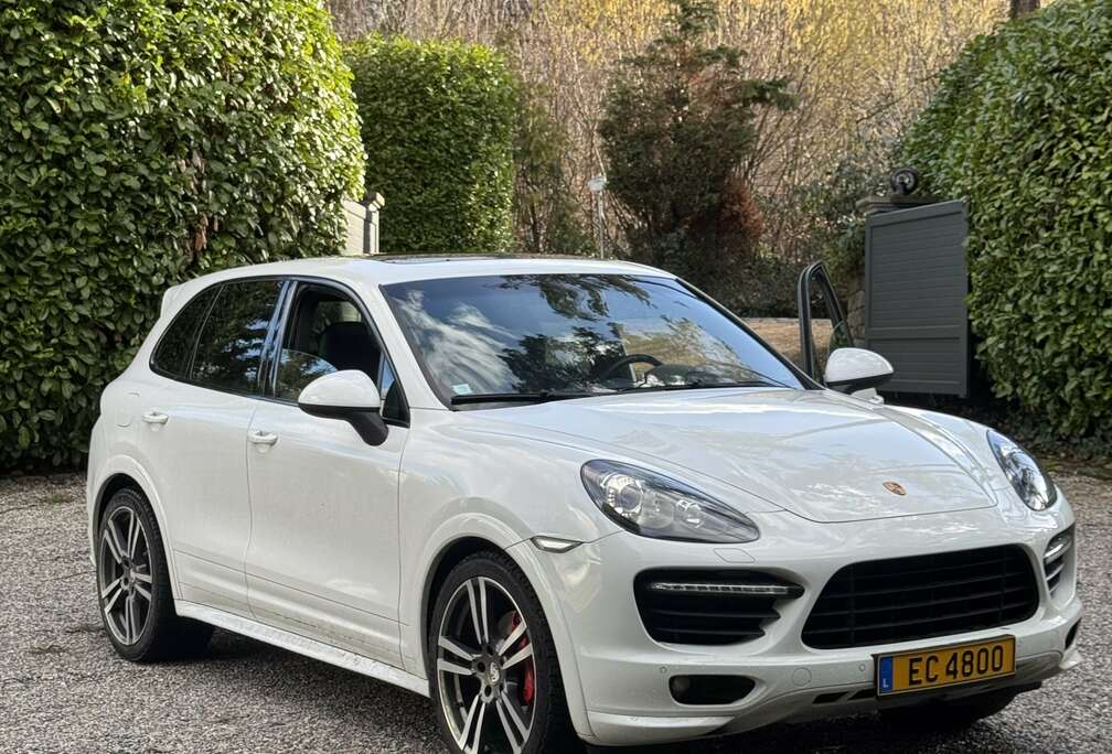 Porsche 4.8i V8 GTS Tiptronic S