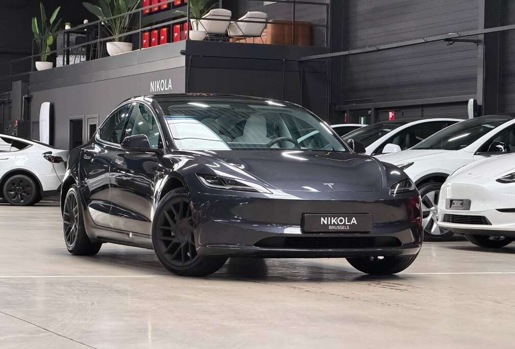Tesla HIGHLAND - RWD - HIGHWAY AUTOPILOT
