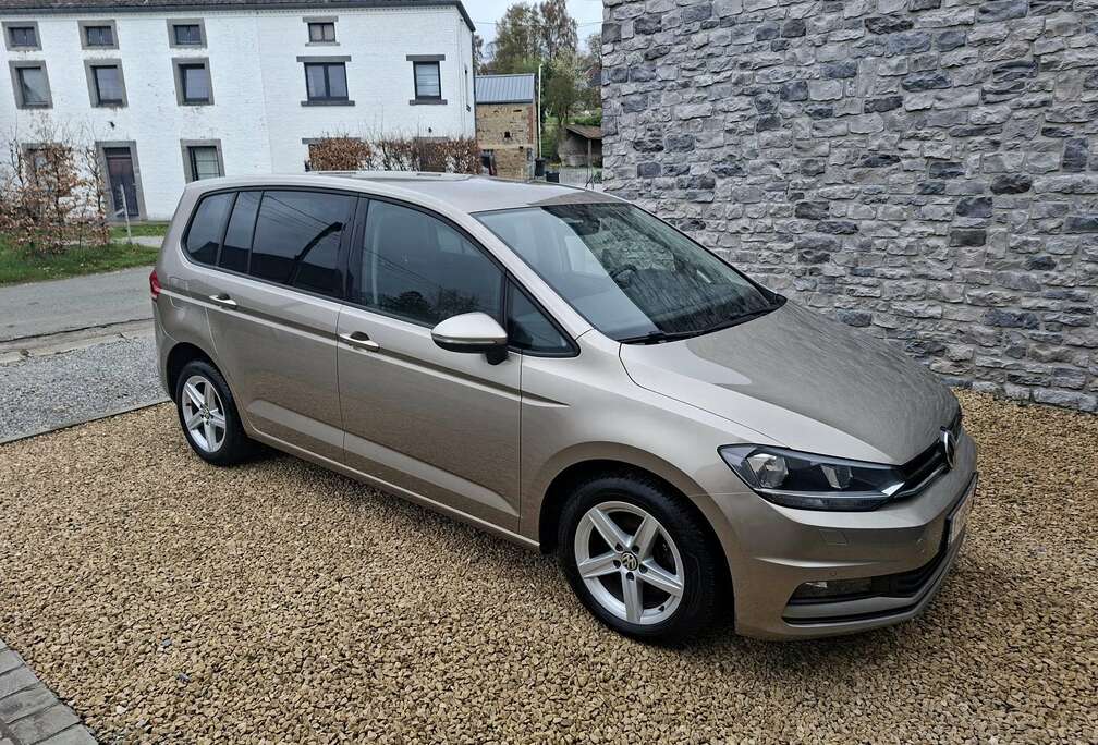Volkswagen Touran 1.6 TDi SCR Sound DSG