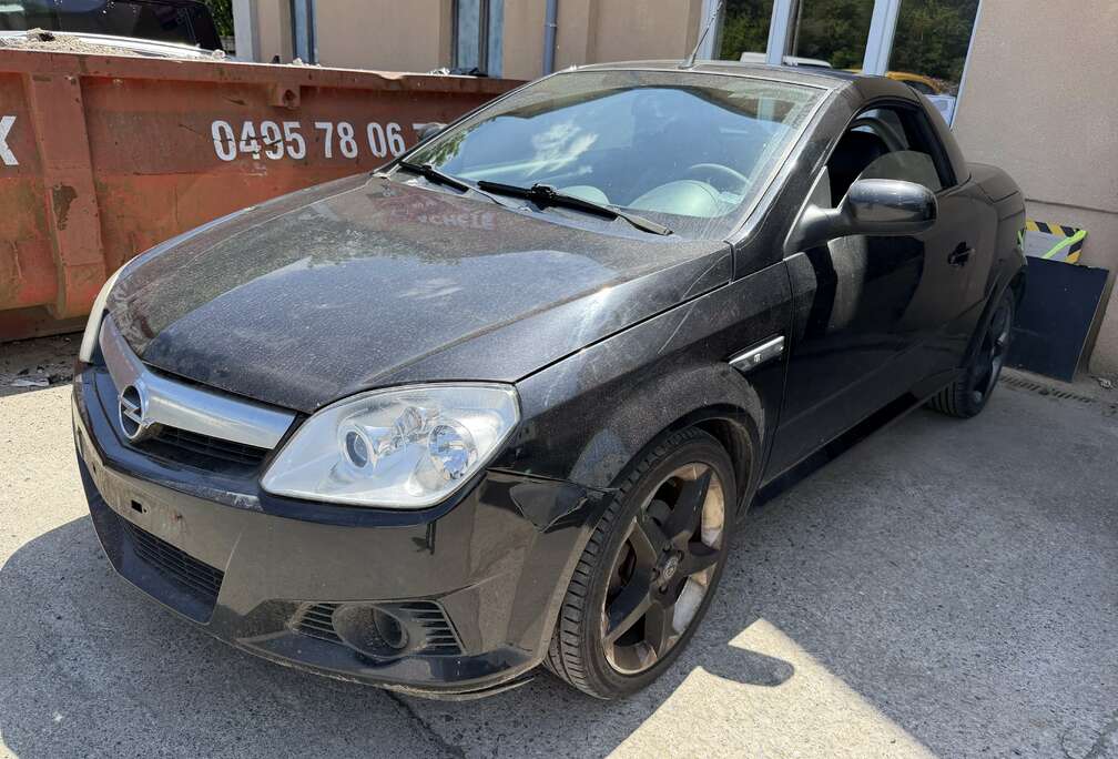 Opel Tigra Twintop 1.4i XEP 16v Linea Rossa
