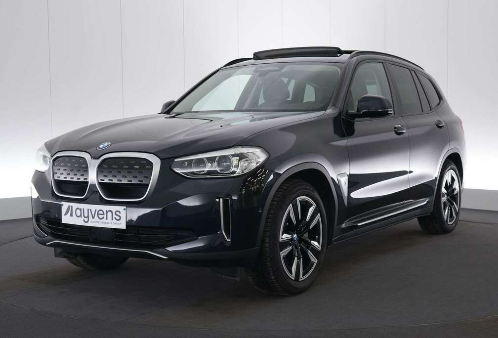 BMW 80 kWh LEDER/CUIR LED GPS PDC CAM Pano BLIS Verw.