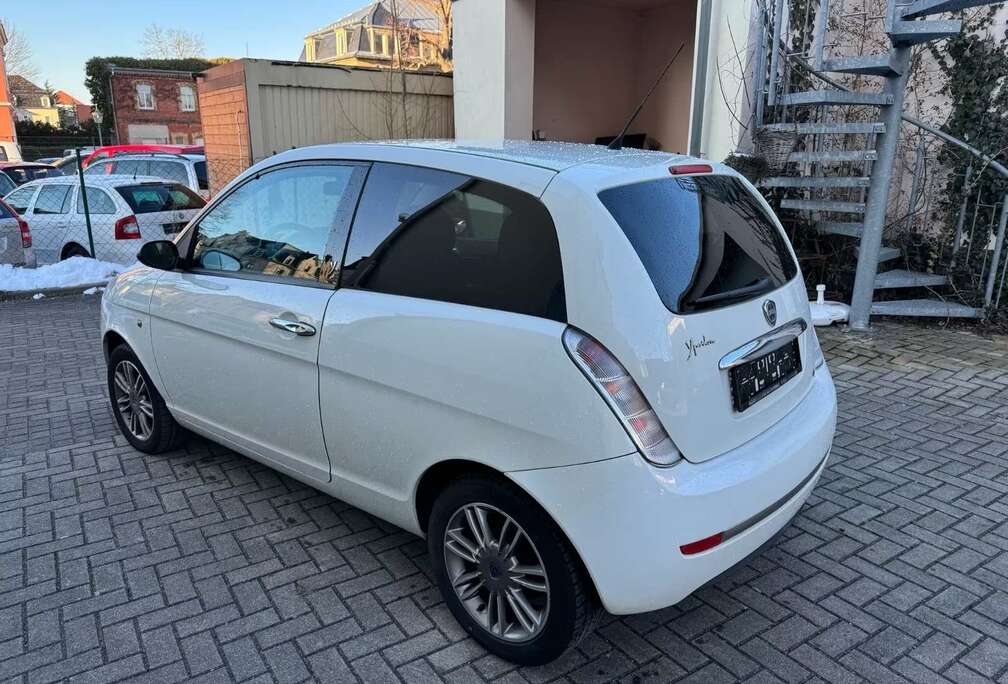 Lancia Ypsilon 1.2i 8v