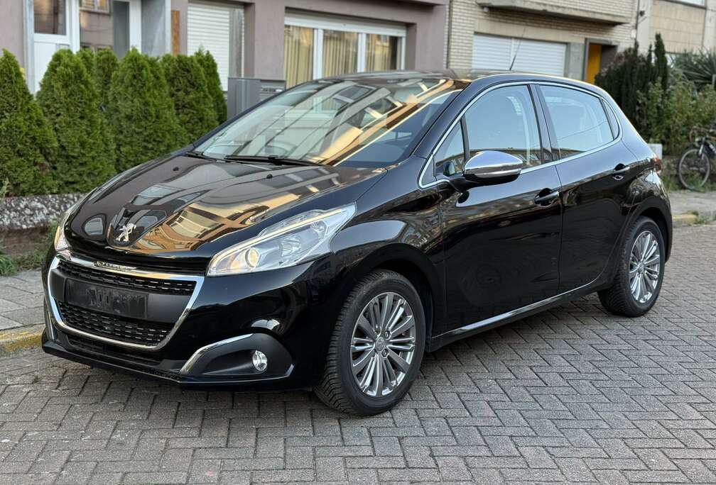 Peugeot 1.2 benzine automaat 67163 km