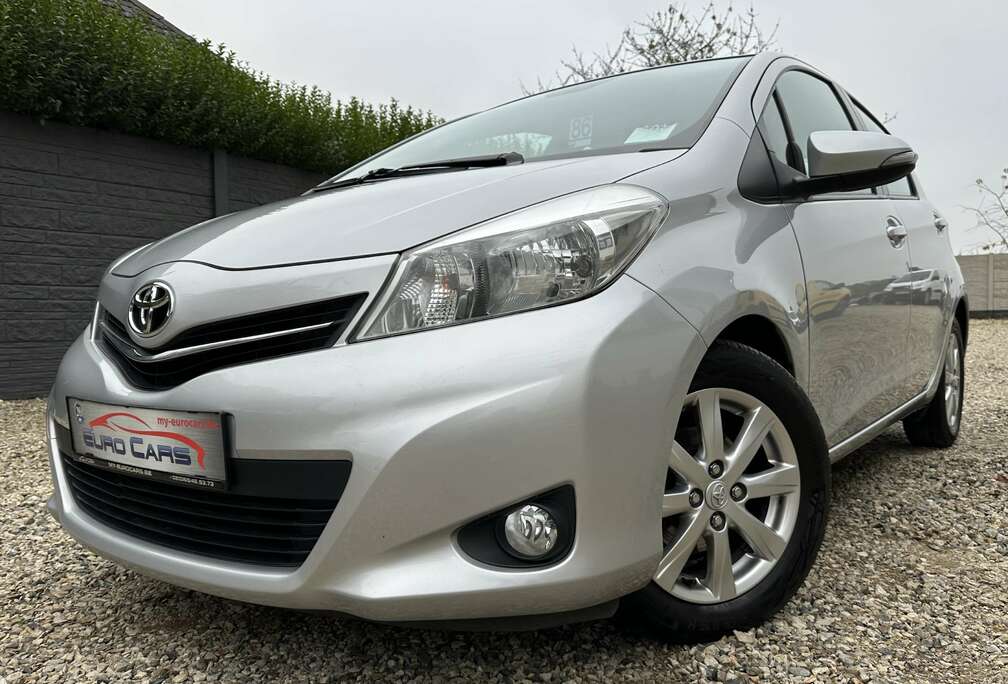 Toyota 1.33i VVT-i Active 5P/ BLUETOOTH/NAVI/CLIM/1ER PRO