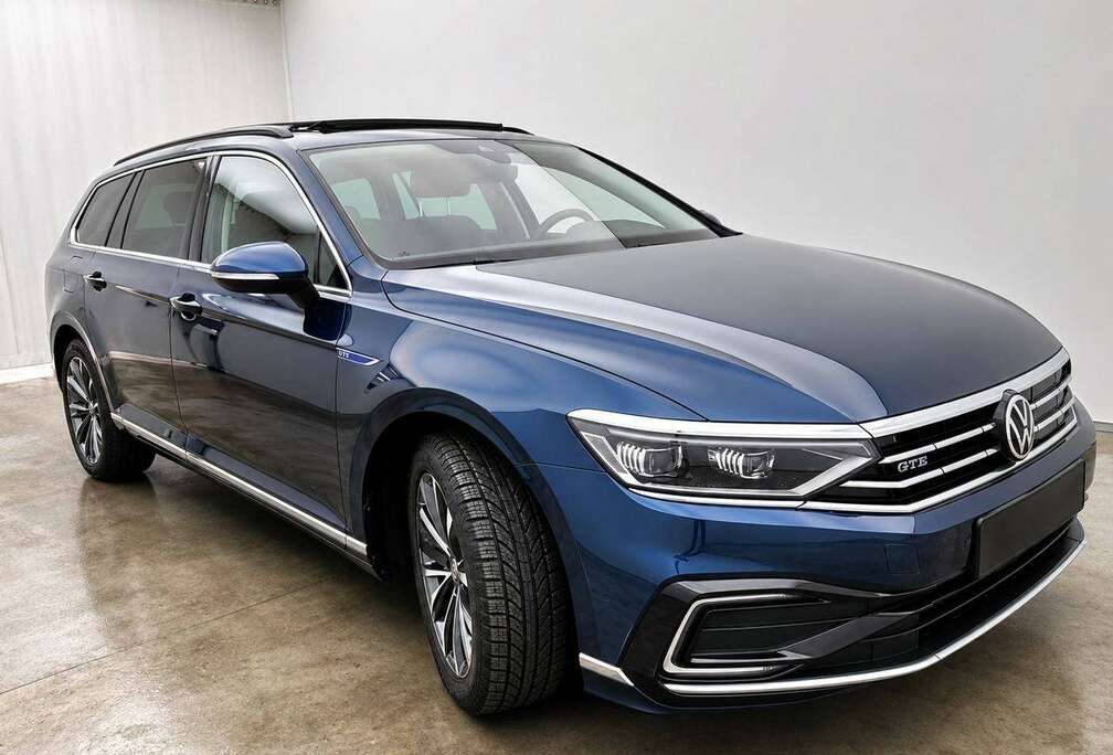 Volkswagen GTE 1.4 eHybrid FULL LEDER PANORAMISCH OPEN DAK TREKHAAK LIGHT PACK ADAPTIVE CRUISE NAVIGATIE CAMERA SFEERVERLICHTING