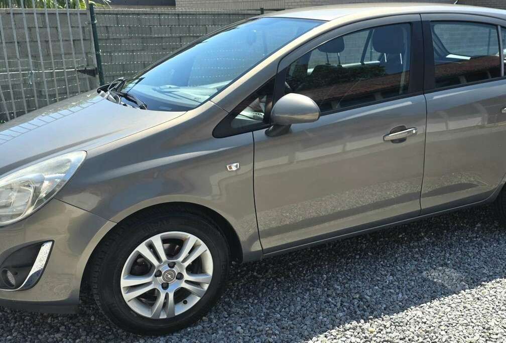 Opel 1.2 essence 85 ch clim,Vitres élect,cuir,5pts