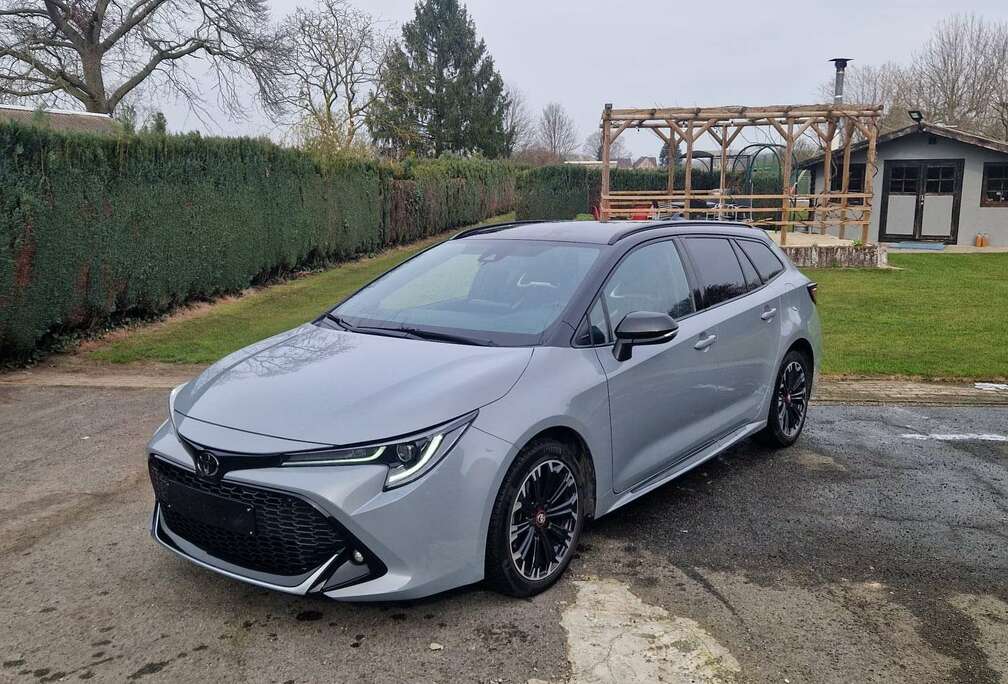 Toyota 1.8 Hybrid Touring Sports Business Edition