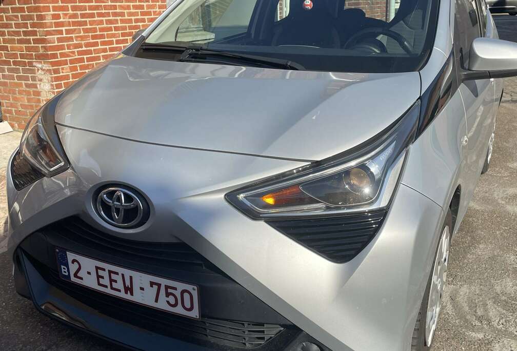 Toyota x-play touch