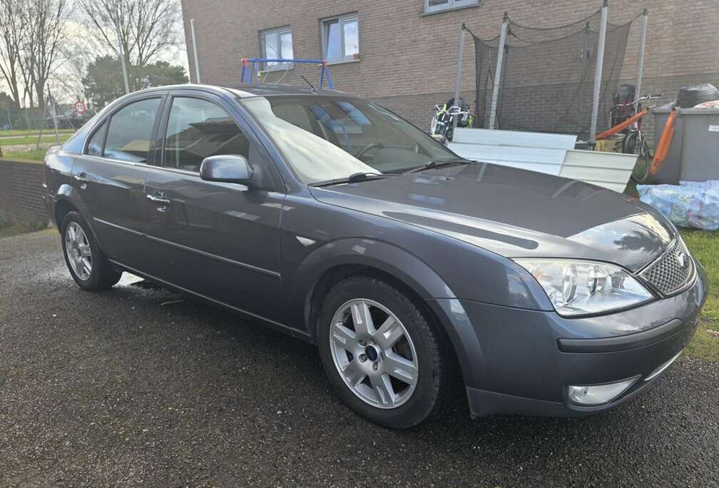 Ford 1.8i 16v SCi Ghia