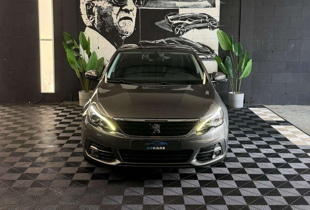 Peugeot SHOWROOM SUPER EQUIPEE