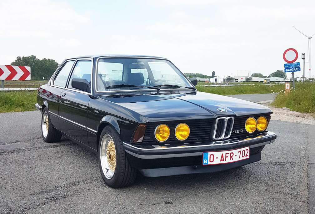 BMW BMW E21 320 - 1981 - 6 cylinder manueel - oldtimer