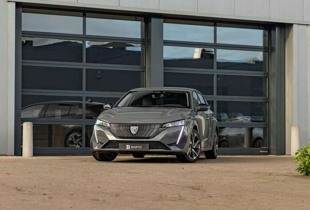 Peugeot 130PK MT  Camera  Navi  Parkeersens. achter ...