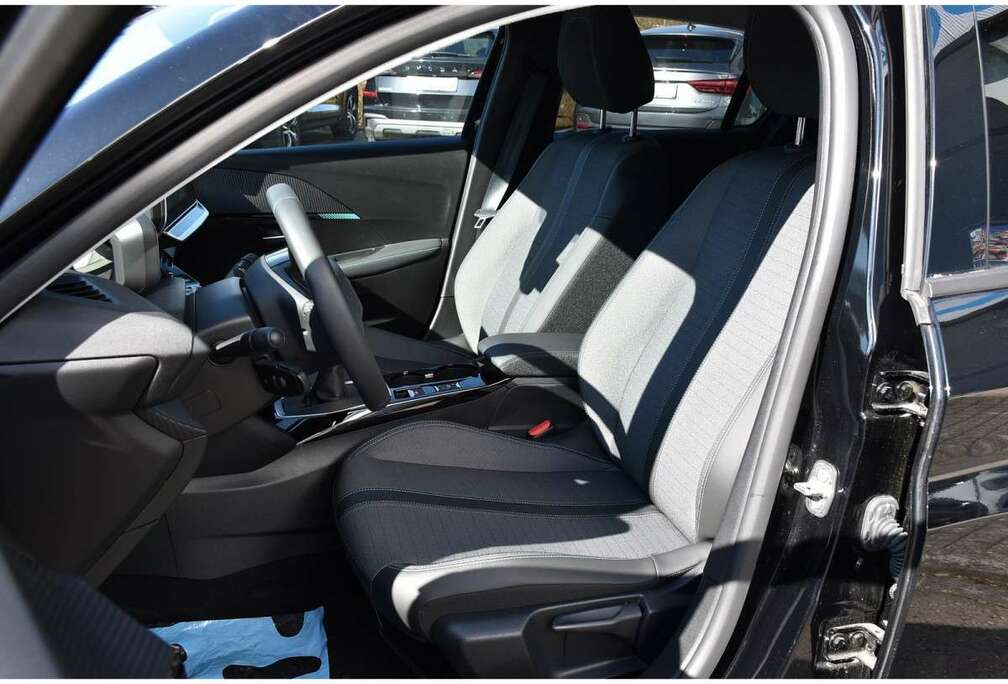 Peugeot 1.2 PureTech Allure REGUL GPS CAM LANE KEYLESS 1M