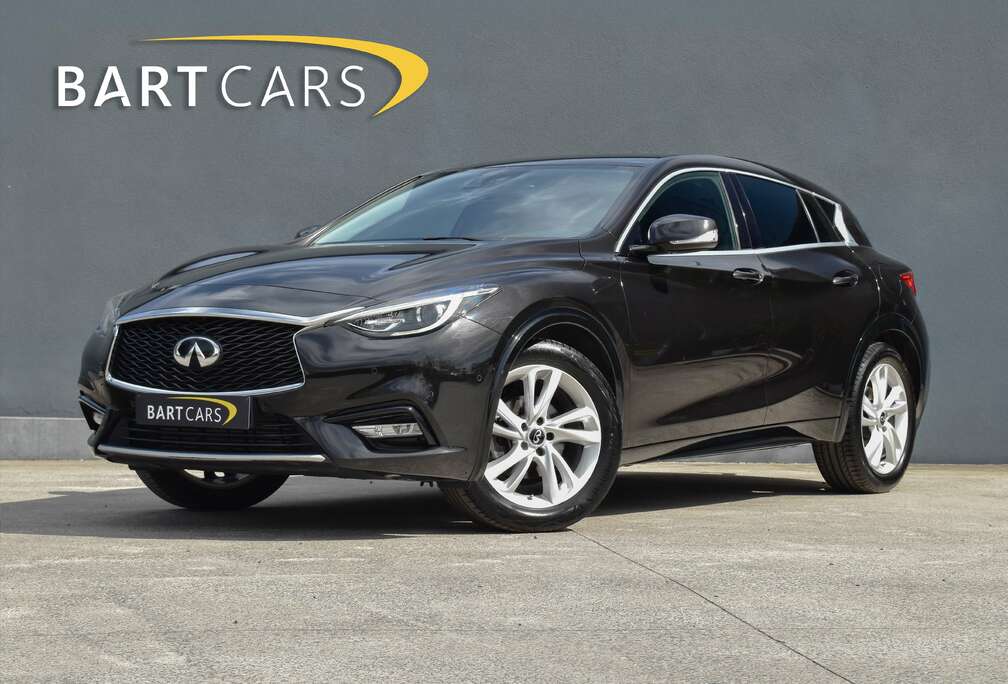 Infiniti Q30 1.6 Turbo Pure Verwarmde zetels, parkeer camera