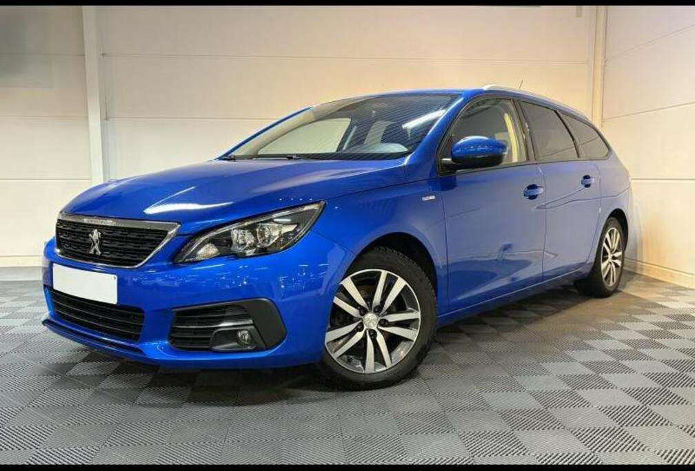 Peugeot 3 ans GARANTIE 1.2 110cv *CAMERA*CLIM*NAVI*CRUISE*
