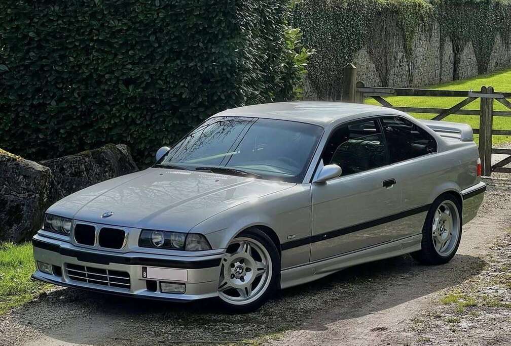 BMW 328i