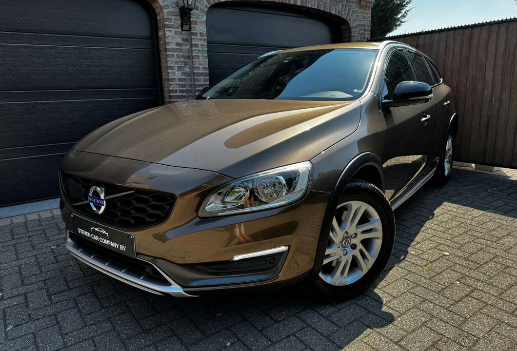 Volvo | LED | CRUISE CONTROL | DUAL AUTO A/C | LEDER | NAVI | PDC |