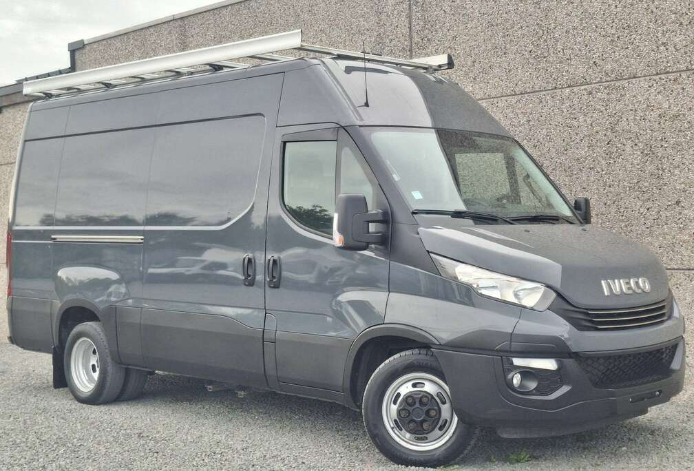 Iveco 35C18 Masse tractable 3,5T  Automatique